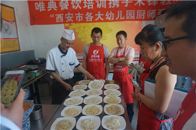 涼皮也分好多種，是米皮、面皮、釀皮還是搟